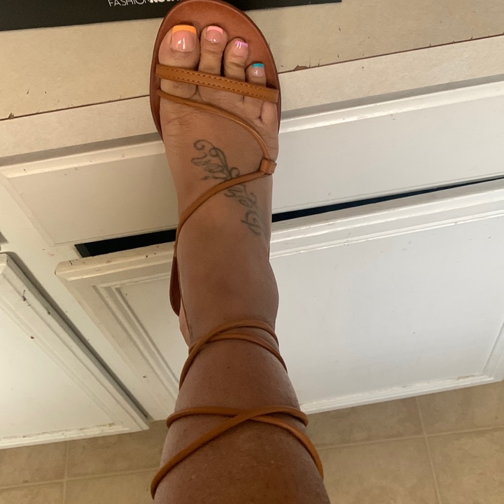 Cognac sandal. Very comfortable and perfect for the summer. NEVER WORN